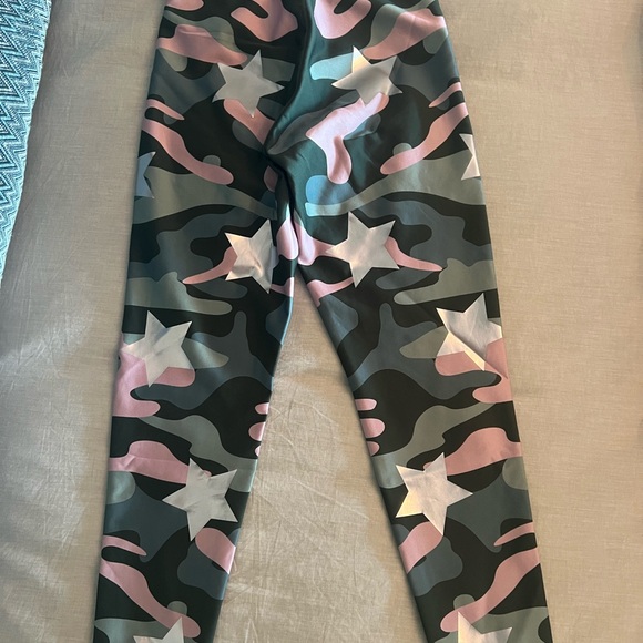 Ultracor camo print leggings size small - Picture 2 of 4